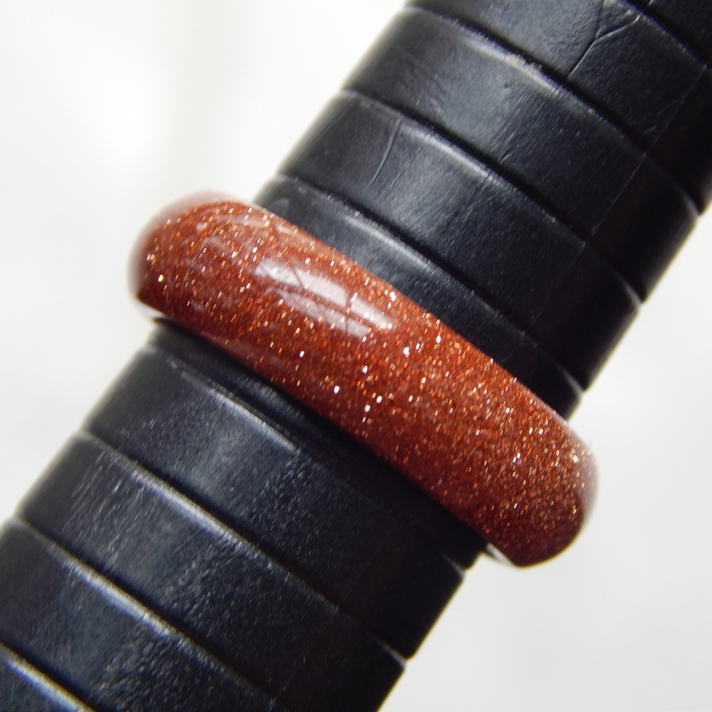 Goldstone ring